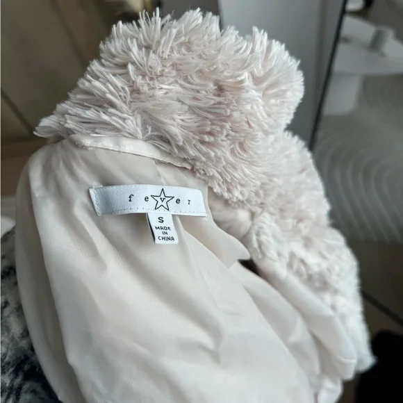 Furry cream / beige jacket - Picture 5 of 7